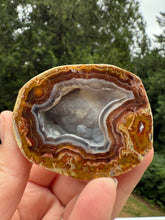 Load image into Gallery viewer, High-Grade Turkish Agate with Botryoidal Chalcedony Vug – Rare Collector’s Gem