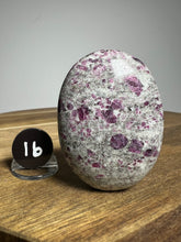 Load image into Gallery viewer, Ruby in Albite Palm Stone from India