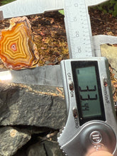 Load image into Gallery viewer, Small High-Grade Laguna Agate with Parallax Effect & Quartz Core – Rare Mexican Collectible Gemstone