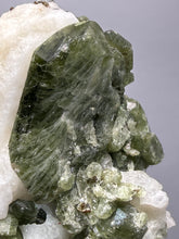 Load image into Gallery viewer, Electric Green Diopside on Quartz – Collector Mineral Specimen (Gilgit-Baltistan) Pakistan