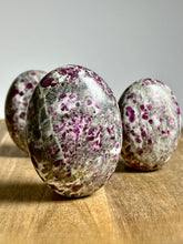 Load image into Gallery viewer, Ruby in Albite Palm Stone from India