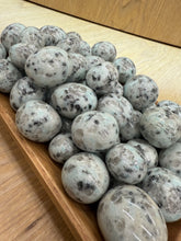 Load image into Gallery viewer, Tumbled - Kiwi Stone SM/MED