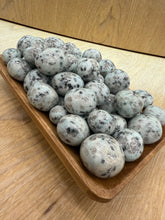 Load image into Gallery viewer, Tumbled - Kiwi Stone SM/MED
