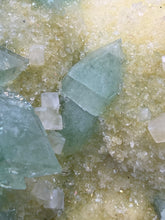 Load image into Gallery viewer, Luminous Mint Apophyllite with Glittering Druzy Sugar Quartz – India
