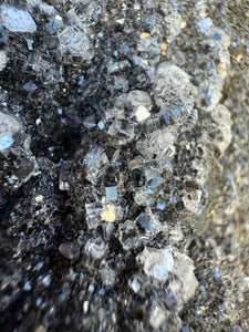Druzy Black Apophyllite + White  Scalenohedral Calcite• Maharashtra, India