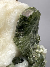 Load image into Gallery viewer, Electric Green Diopside on Quartz – Collector Mineral Specimen (Gilgit-Baltistan) Pakistan
