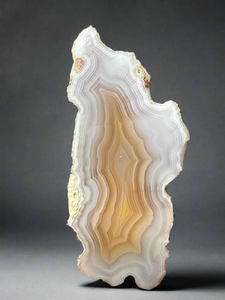 High-Grade Parallax Banded Laguna Agate – Soft Yellow & White Banding from Mexico