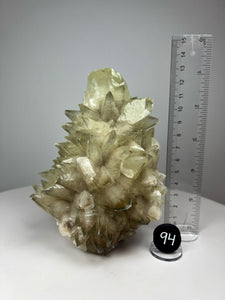 Gemmy Scalenohedral Calcite with Chalcopyrite Inclusions from Daye Hubei Province, China