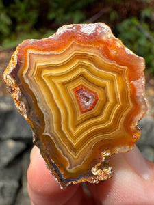 Small High-Grade Laguna Agate with Parallax Effect & Quartz Core – Rare Mexican Collectible Gemstone