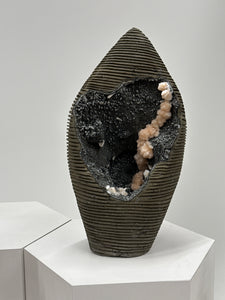 Stilbite on black chalcedony