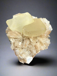 Scalenohedral Calcite + Pink Heulandite • Maharashtra, India