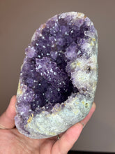 Load image into Gallery viewer, RARE Zeolite Display Specimen from India
