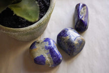 Load image into Gallery viewer, TUMBLE - Sodalite MED/LG
