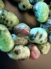 Load image into Gallery viewer, BRACELET Ruby in Zoisite - Nugget
