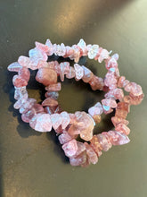 Load image into Gallery viewer, BRACELET Strawberry Quartz - Chip
