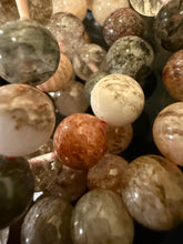 Load image into Gallery viewer, BRACELET Thousand Layer Quartz - 10MM
