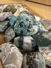 Load image into Gallery viewer, TUMBLE • Ocean Jasper SM/MED

