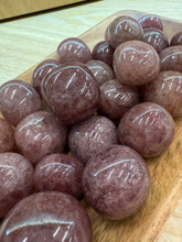 Load image into Gallery viewer, TUMBLE - Strawberry Quartz - MED
