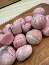 Load image into Gallery viewer, TUMBLE Rhodonite from Peru SM/MED
