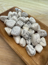 Load image into Gallery viewer, TUMBLE Howlite SM/MED

