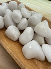 Load image into Gallery viewer, TUMBLE Snow (Milky) Quartz SM/MED
