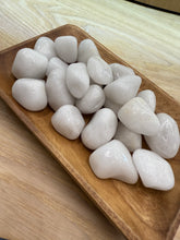 Load image into Gallery viewer, TUMBLE Snow (Milky) Quartz SM/MED
